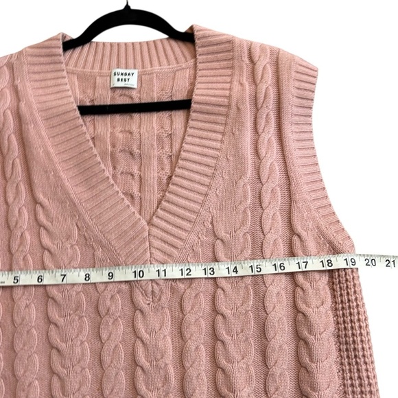 Aritzia Sunday Best Winston Vest- Oversized Cable Knit Sweater Vest- Size Small - Picture 8 of 15